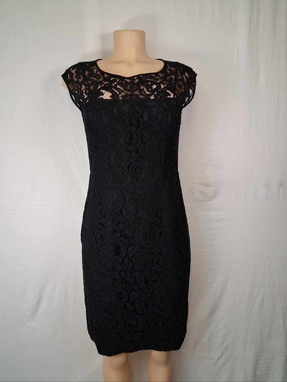 Banana Republic Black Lace Midi Dress with Cap Sleeves Size 6 Petite - Picture 7 of 17